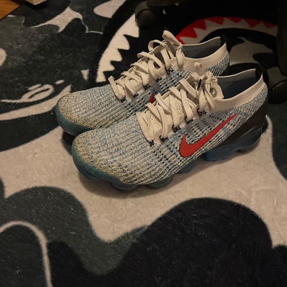 Nike Vapormax - Picture 2 of 3